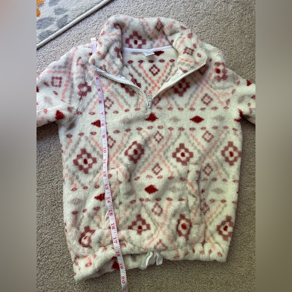 Girls, soft fuzzy pull over top - Picture 4 of 5